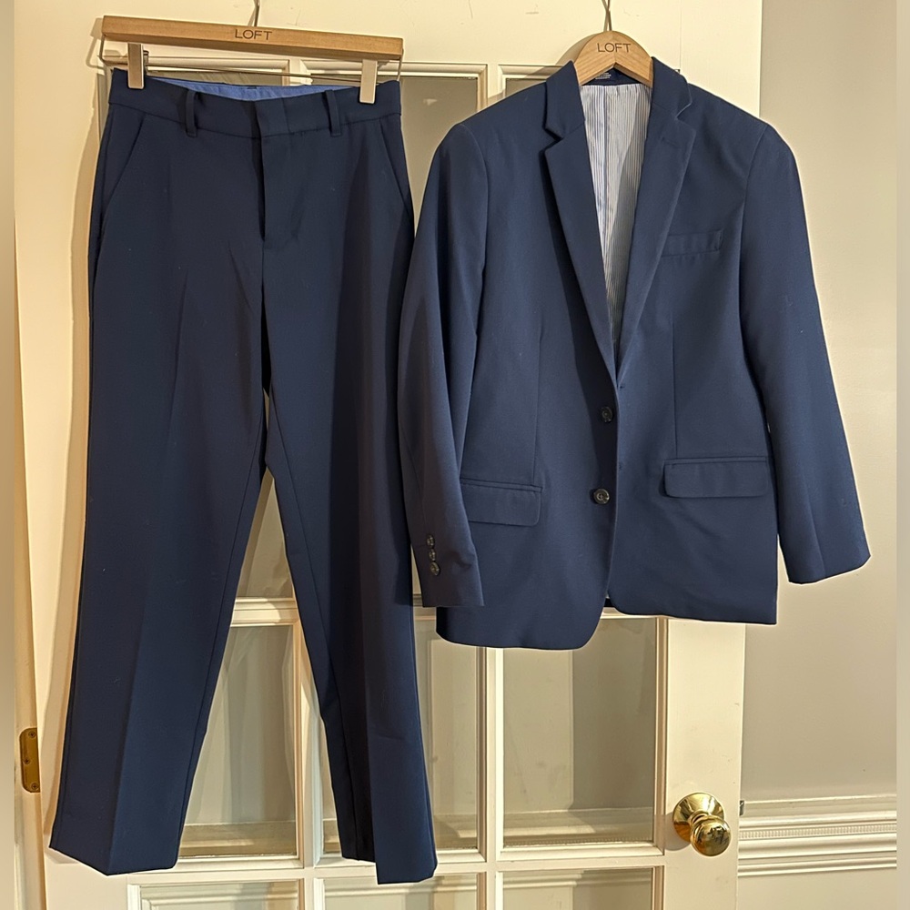 Izod boys suit, navy, size 14, dresses pants and blazer jacket